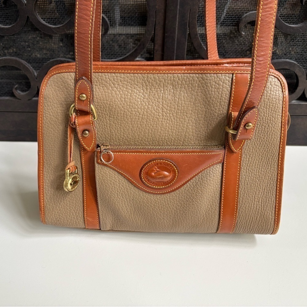 Vintage Dooney & Bourke Classic All Weather Leather Pebble Shoulder Bag